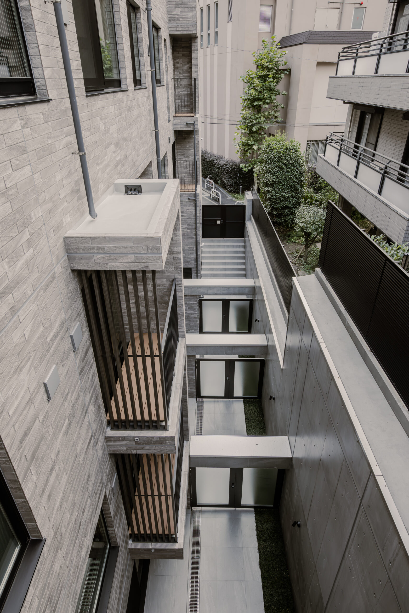 ÉCLAVIE MEGURO_テラス見下げ_8608